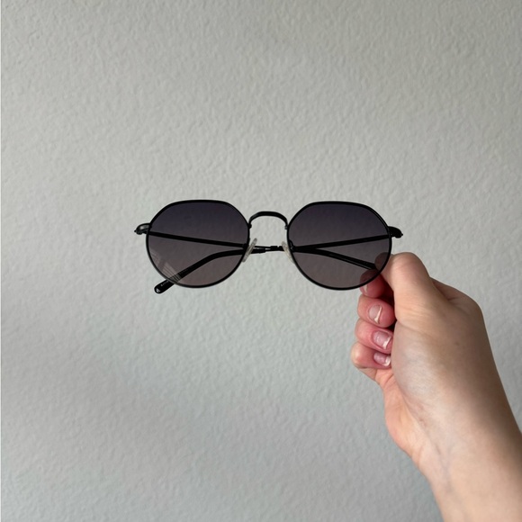 Black Sunglasses - Picture 6 of 7